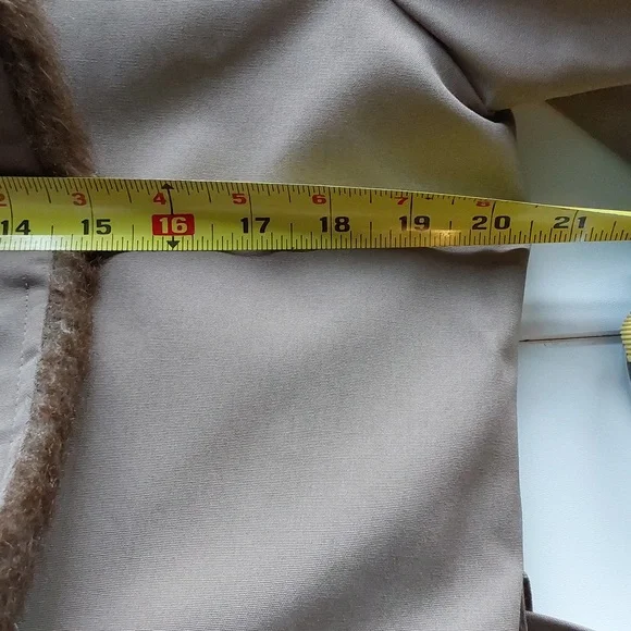 London Towne trench coat tan w brown faux fur belted vintage 12Reg womens - Picture 6 of 11